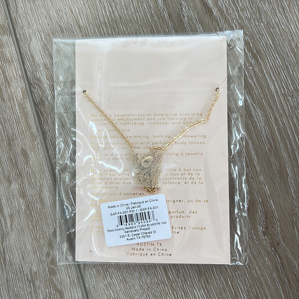 NWT Sanctuary Project Rose Quartz Serenity Round Pendant Necklace Gold - Picture 4 of 4